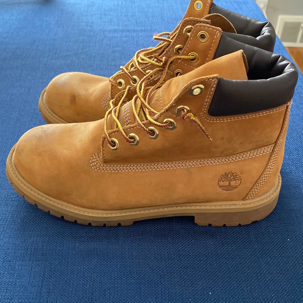 Size 7 M Timberland Boots